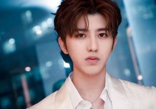 蔡徐坤和白鹿吃瓜视频,揭秘娱乐圈幕后故事