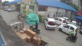 警察抓吃瓜群众视频,抓捕现场吃瓜群众瞬间曝光